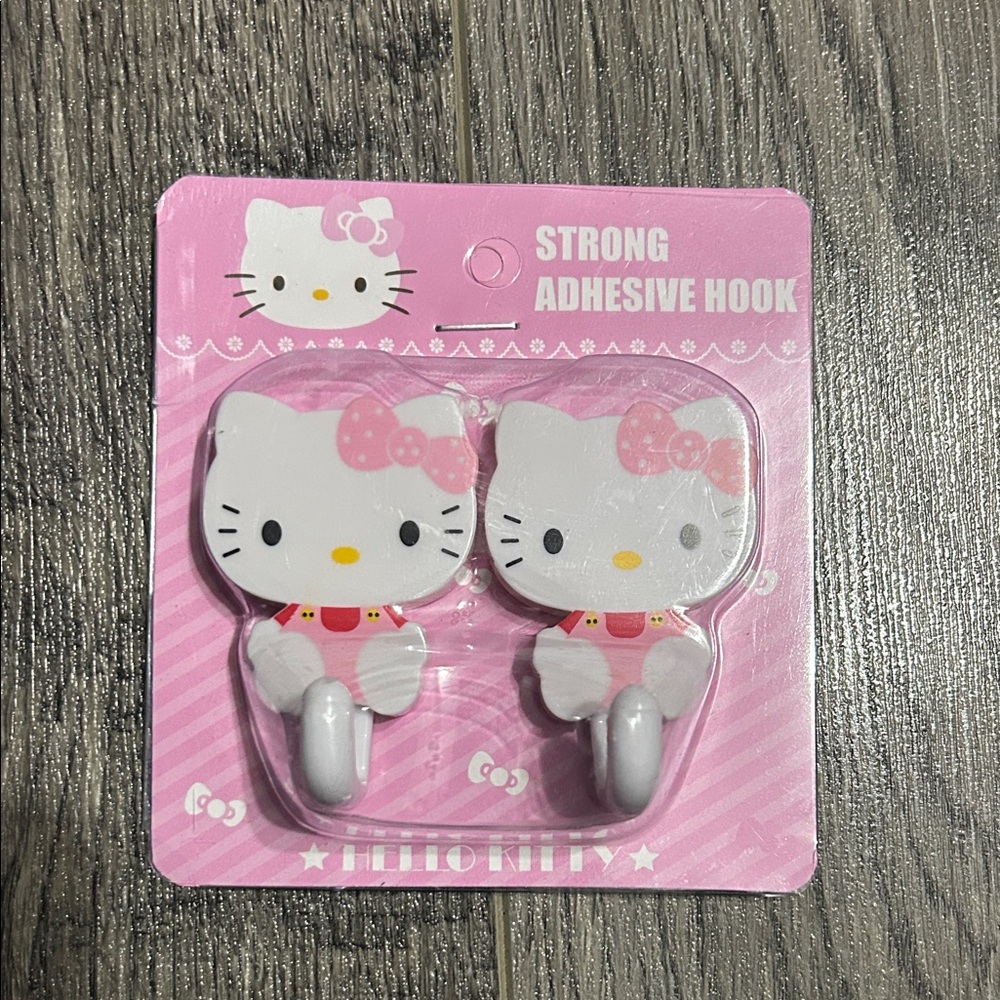 Hello Kitty Decorative Hooks in Black and White